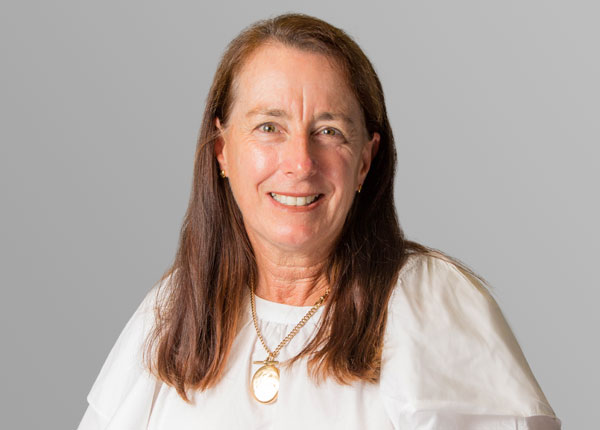 Elizabeth Baker Elizabeth Baker portrait