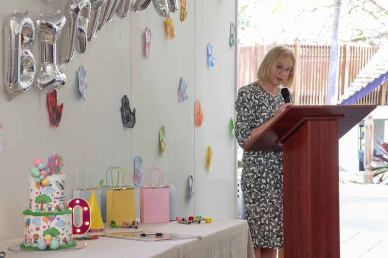 Dr Jeannette Young speaking at Hummingbird House celebration